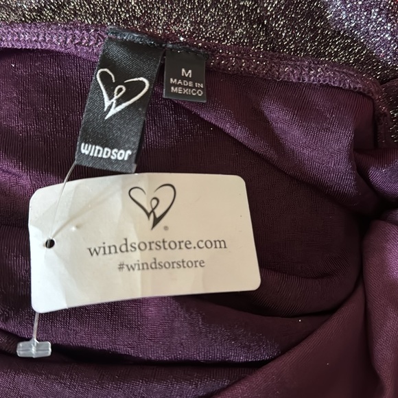 Windsor 👗 - Picture 7 of 7